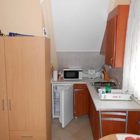 Kustanygyongye Vendeghaz *