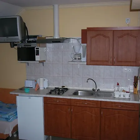Apartment Kustanygyongye Vendeghaz
